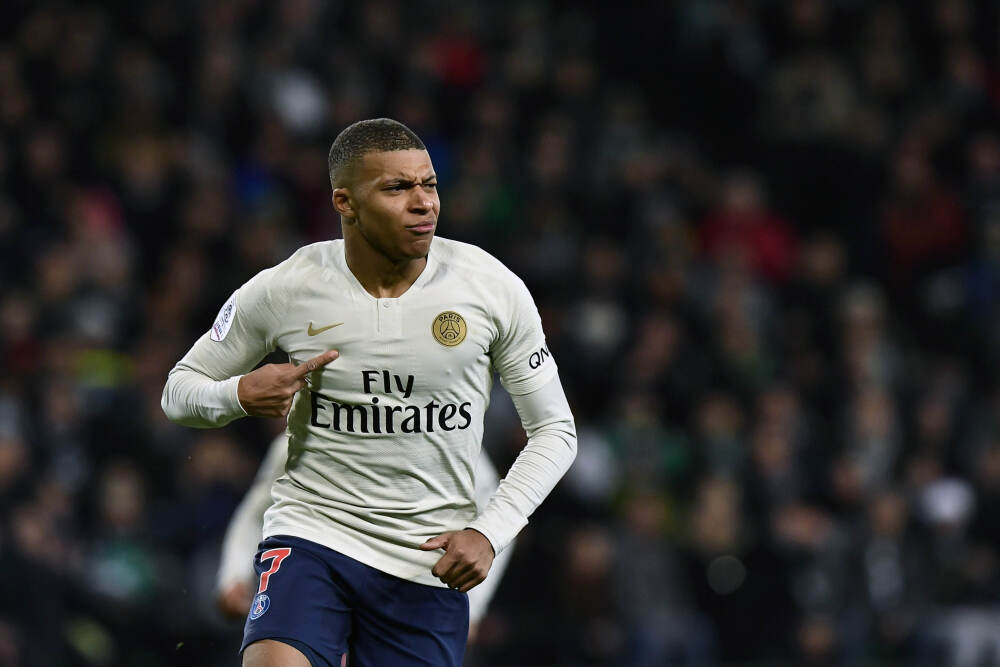 乌克兰或将制裁中国公民，外交部：敦促乌方立即纠正错误